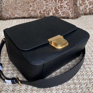 Michael Kors Women's Bag Bridgette MD Messenger